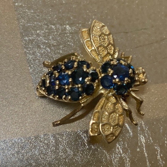 14KT Solid Yellow Gold with 20 Sapphires Blue Bubble Bee Vintage Brooch - Picture 1 of 11